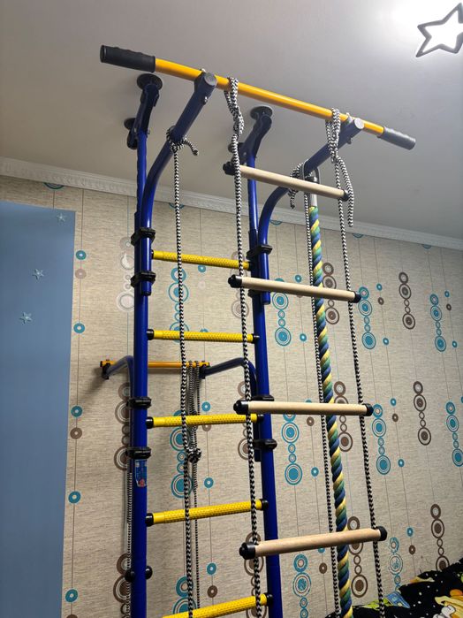 Шведская стенка очень хорошего качества