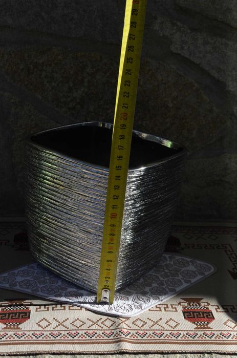 Кашпа керамична сребърен завършек