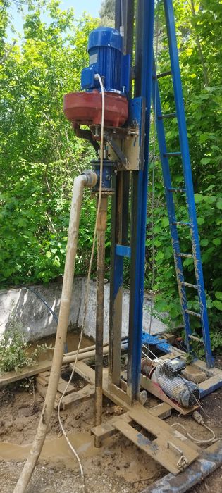 Продавам сондажна машина