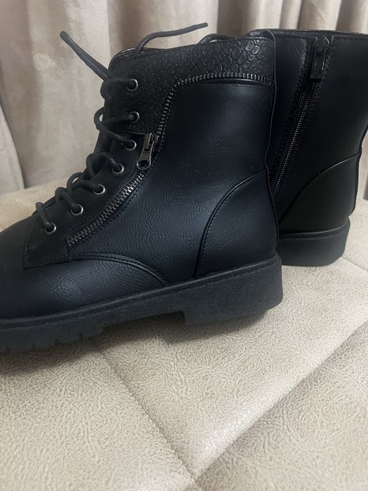 Ботиночки новые 41 рр покупала в Москве.