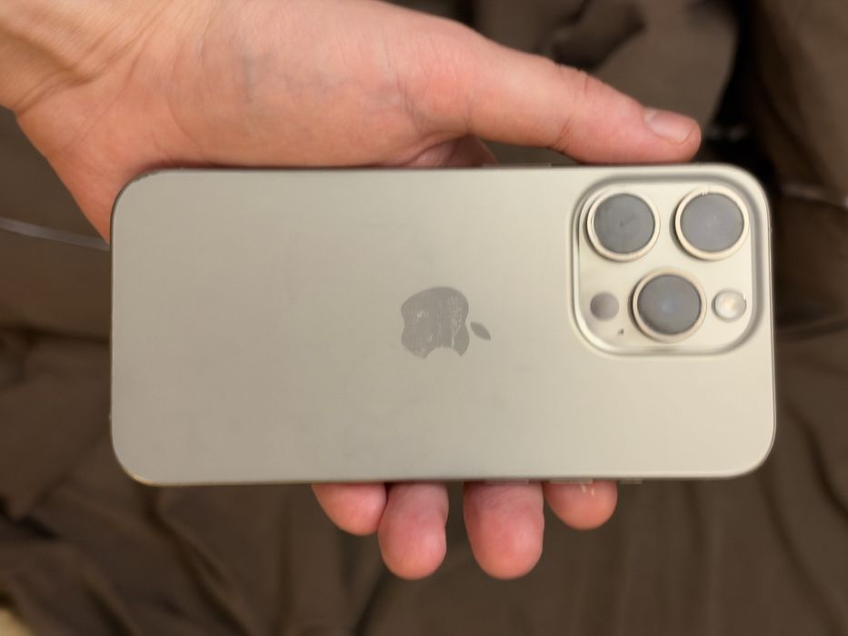 iPhone 15 Pro 256gb (83% акб)