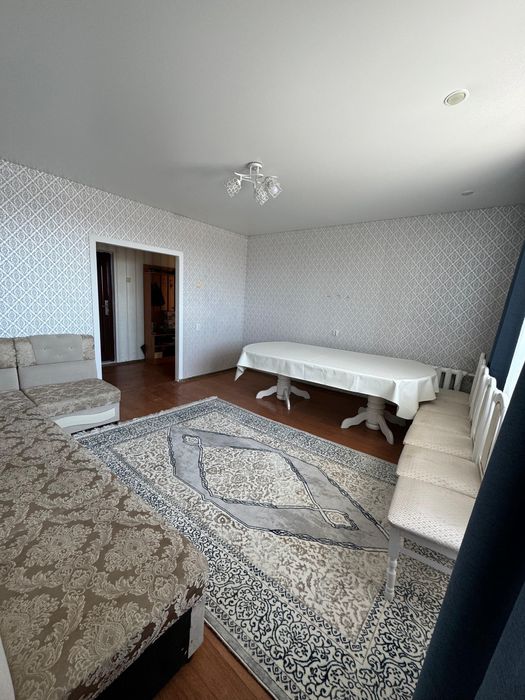 Стол,стуля,диван углавой