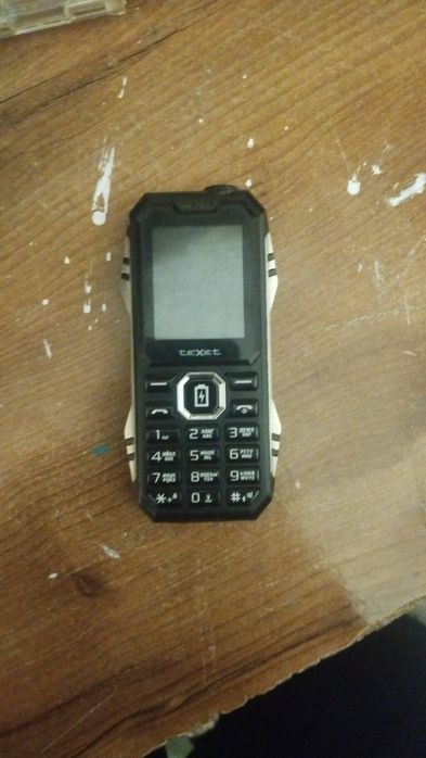 Кнопочный телефон