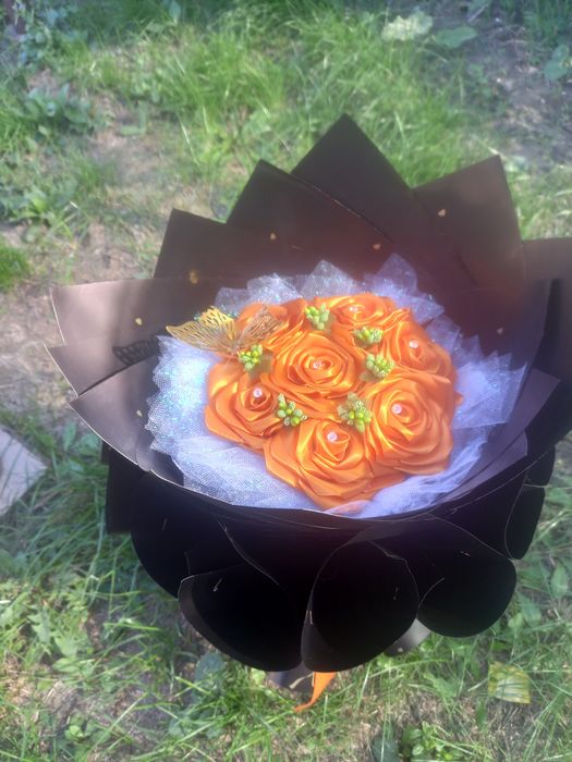 • Aranjament Floral Etern - Trandafiri Satin Realizați Manual, Cadou Deosebit