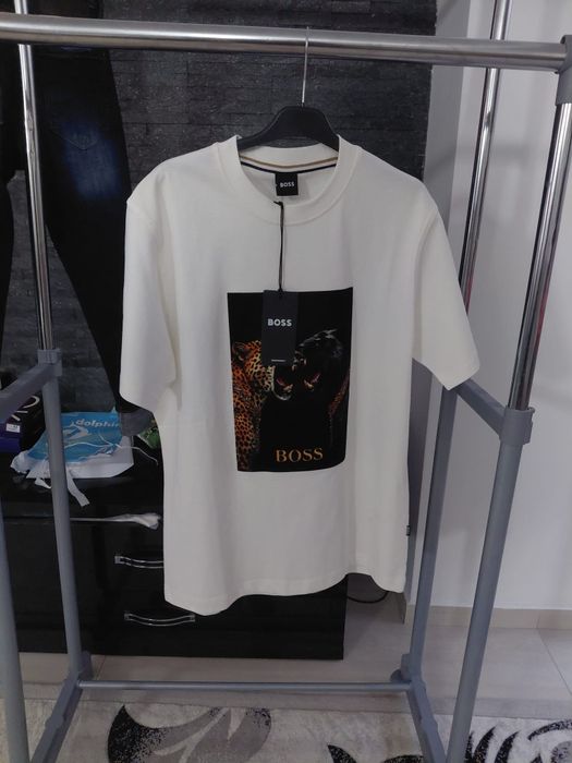 Tricouri diverse modele pentru bărbați premium