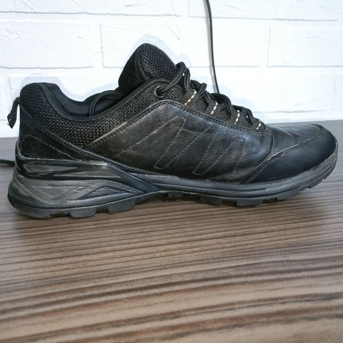 Продам кроссовки