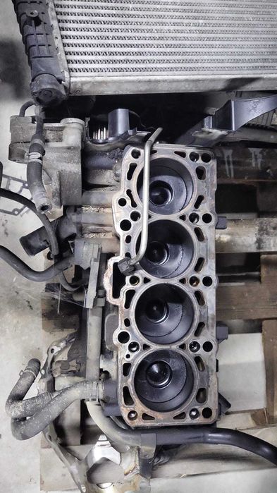 Bloc motor complet Volkswagen Passat B6 2.0 TDI  cod: BKP