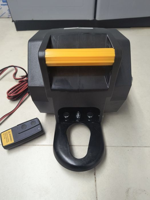 Troliu 12 V cu telecomanda
