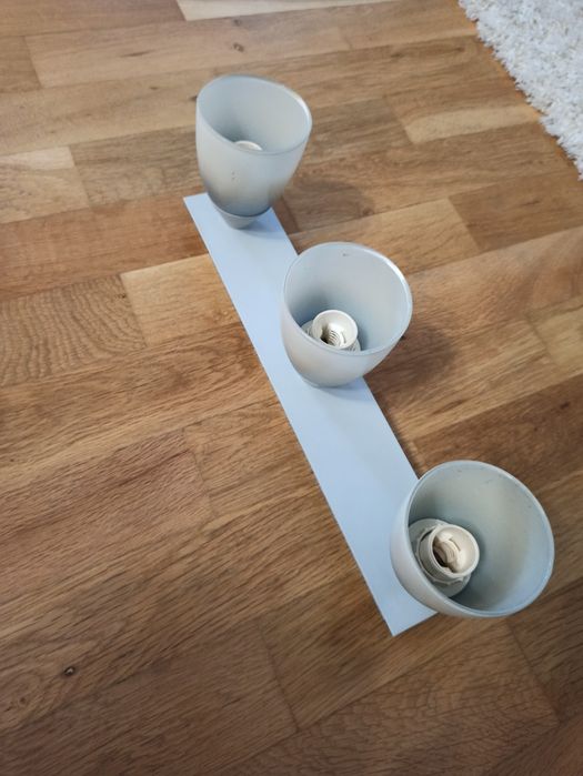 Осветително тяло тройка два броя