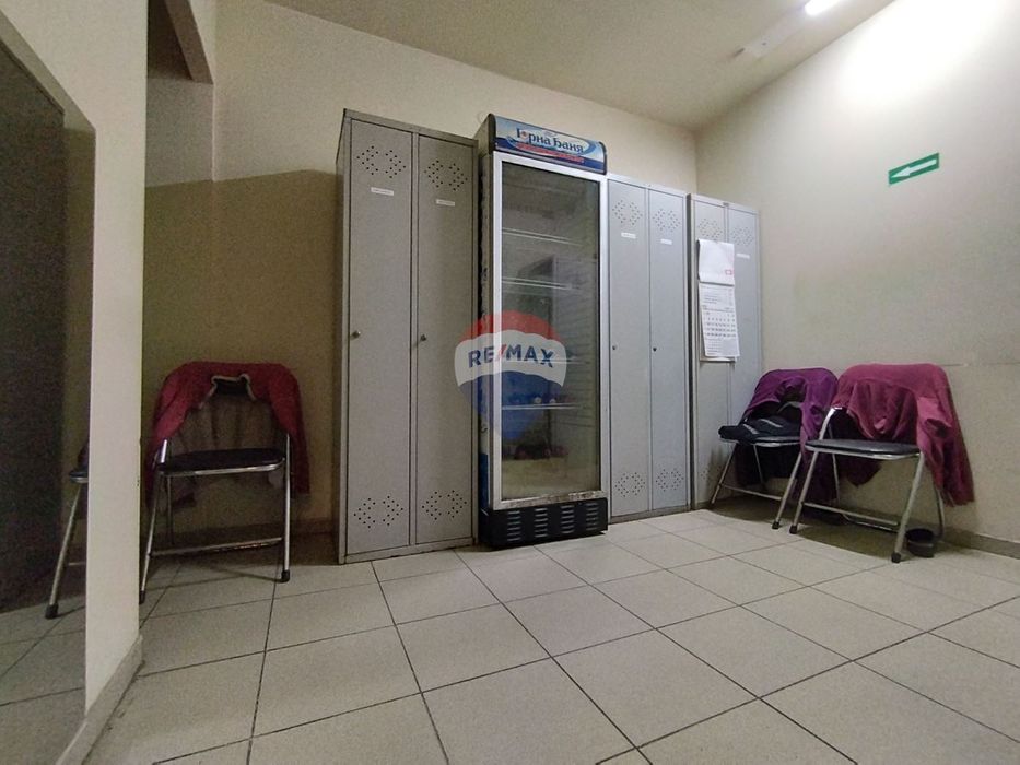 Дава се под наем Промишлена сграда в Варна, Западна промишлена зона - 1000 кв.м за 2500 € - Снимка #1