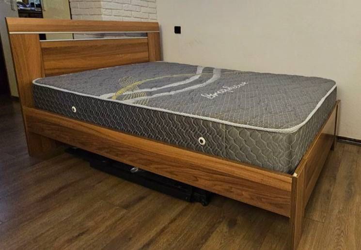 Кровать, новая с матрасом