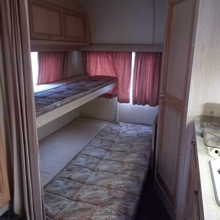 Rulotă cu panou solar,și tv