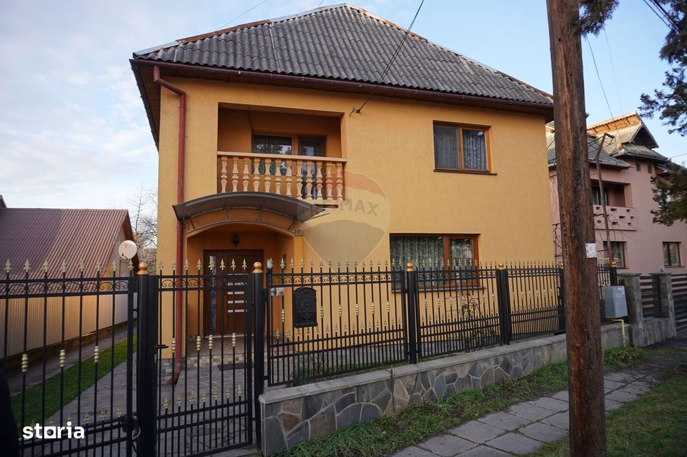 Casă cu 5 camere de vânzare, str. Dragoș Vodă