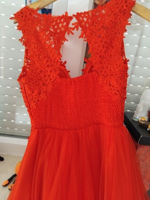 Продавам рокля за 100 лева носена е 2 часа