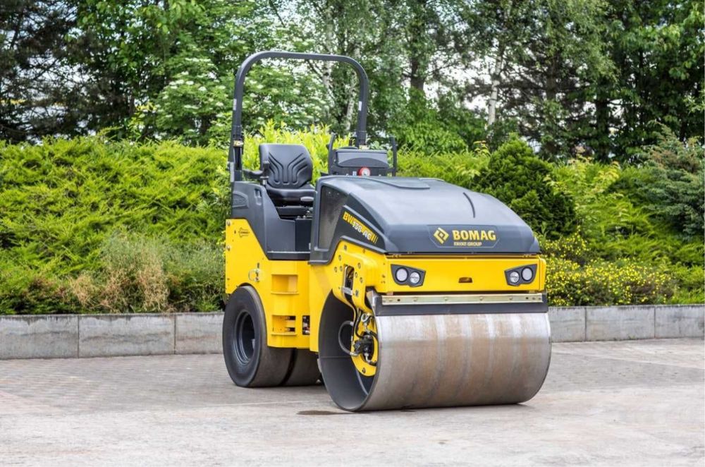 Аренда  вибрационный комбинированный каток BOMAG BW138AC-5