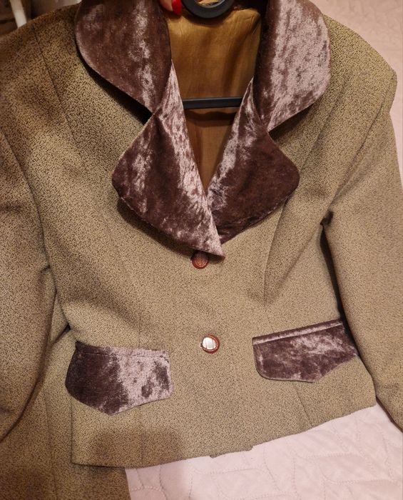 Дамско яке от рязан неопрен