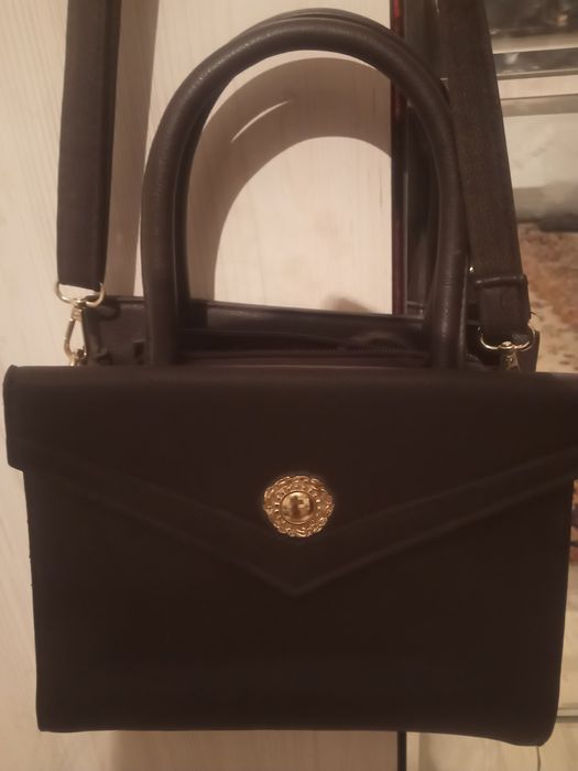 Обе сумки отдам за 8000т