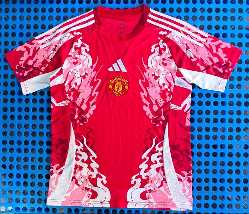 Футболни тениски на Манчестър Юнайтед / Manchester United