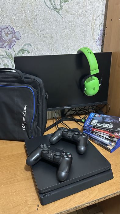 Игровая приставка PlayStation 4