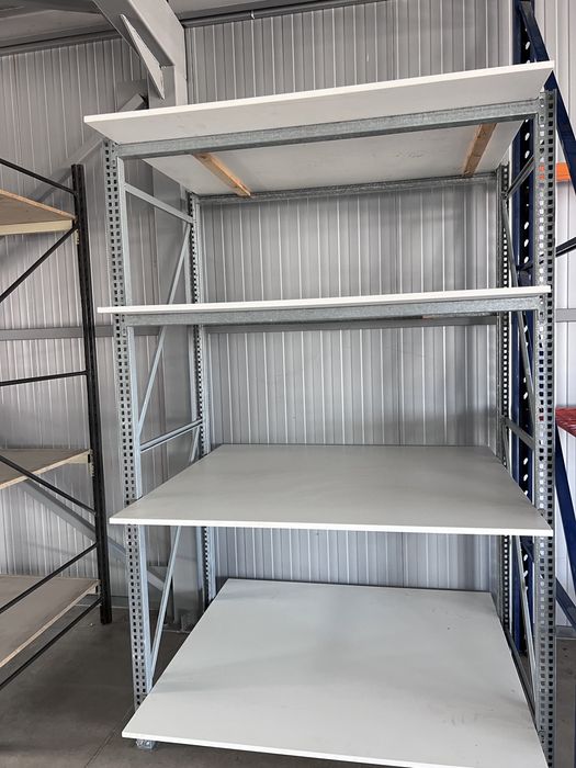 Метални стелажи