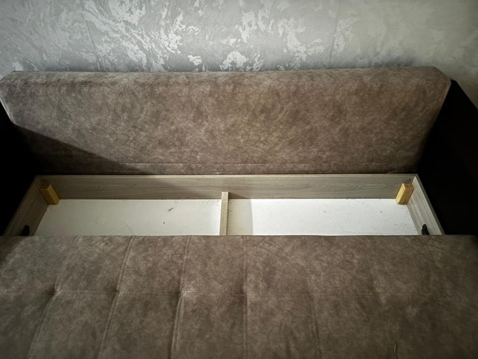 Срочно продам диван