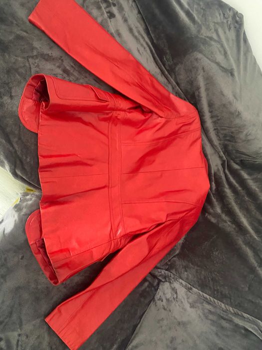 Geaca de piele rosie vintage dama