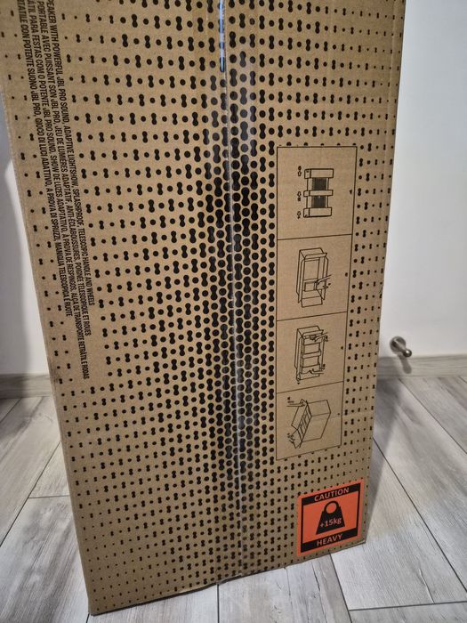 Jbl Partybox 320 neagră, nouă.