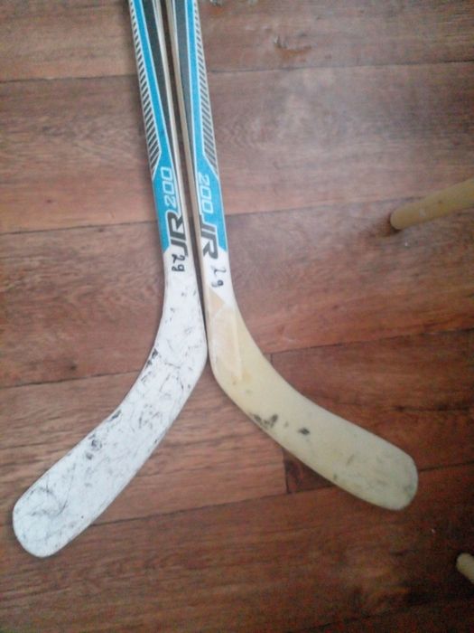 Продам клюшки деревянные