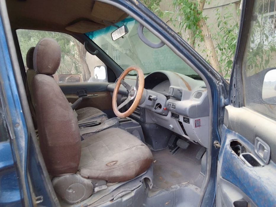 Продаю NISSAN Serena 1997