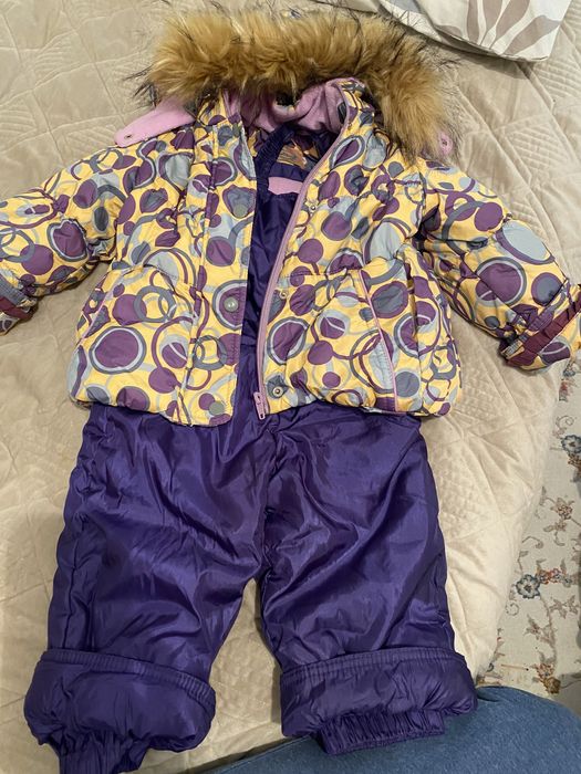 Продам пуховик на девочку. Рост 80