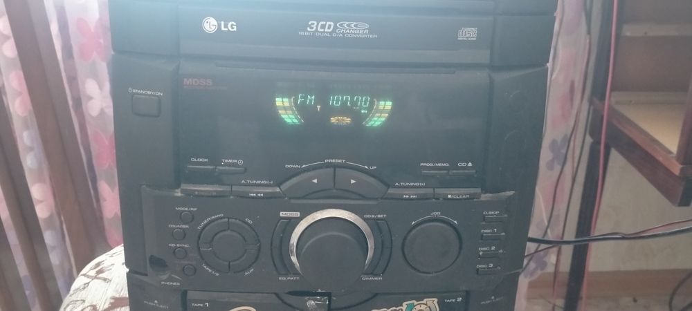 Музыкальный центр LG. Без колонок.