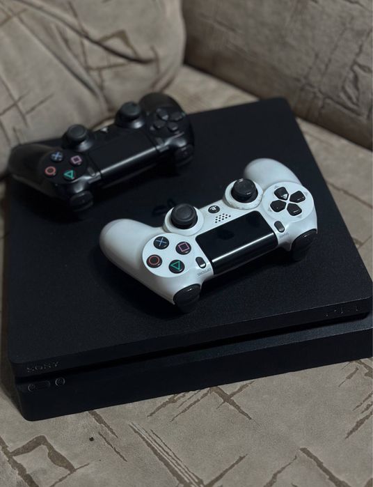 Sony playstation 4 slim