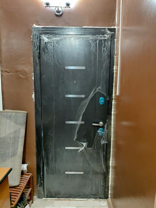 Установка входных дверей