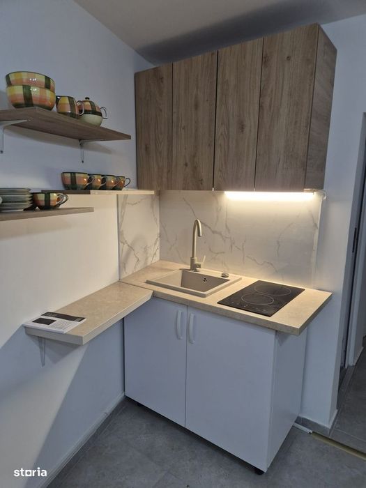 Ultra-central garsoniera Demisol/ curte renovata Piața Unirii — fotografia 3