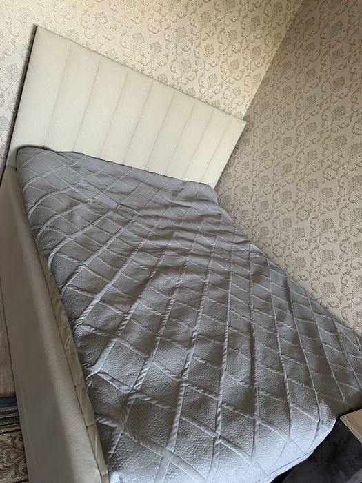 Продам кровать двухспальную