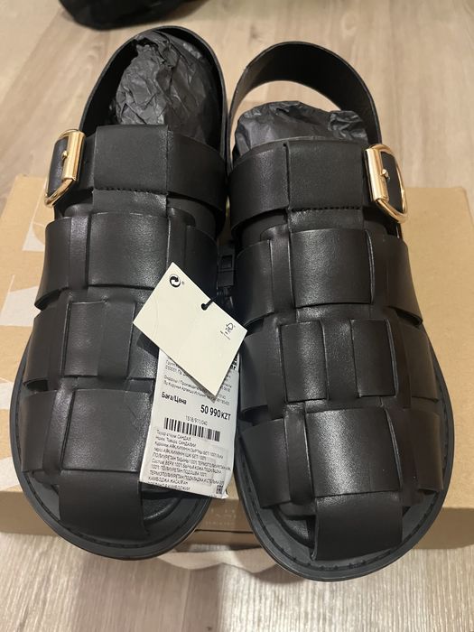 Продам кожаные сандали zara