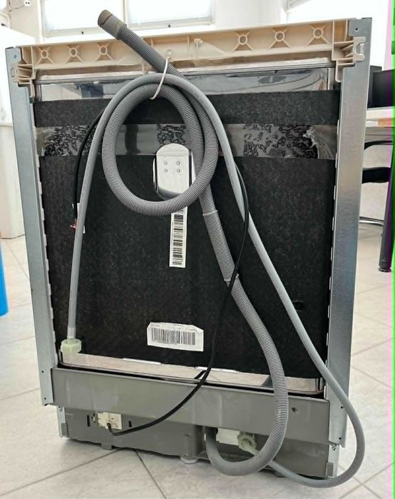 Съдомиялна за вграждане Whirlpool WI3010 60см / Като нова