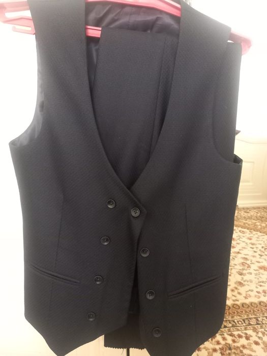 Продам костюм тройка