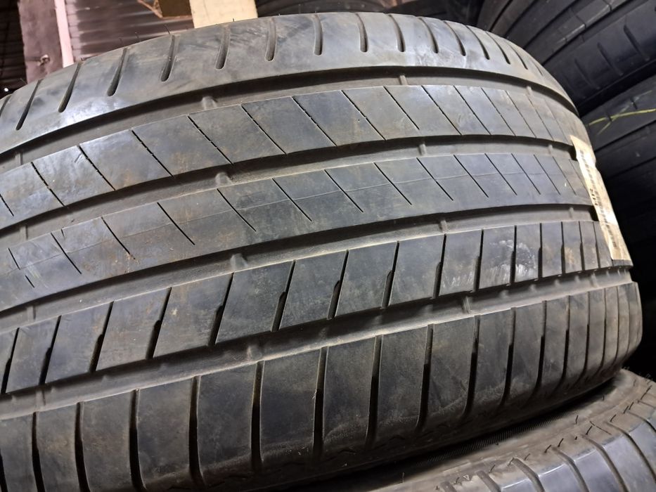 Anvelope second vara 275 45 R20/305 40 R20 Bridgestone *RFT