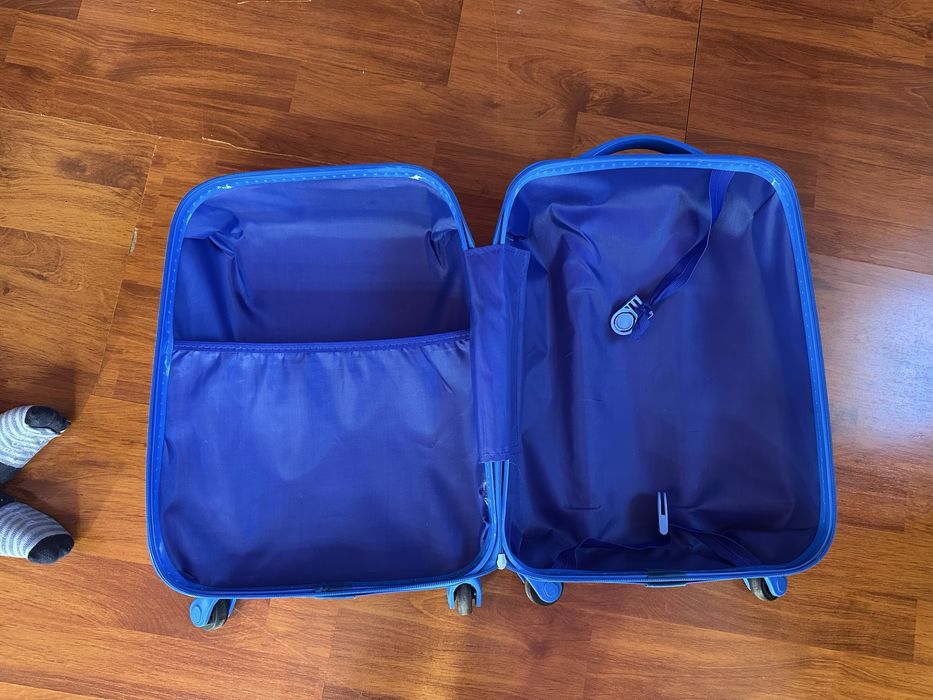 Детский чемодан в отличном состоянии