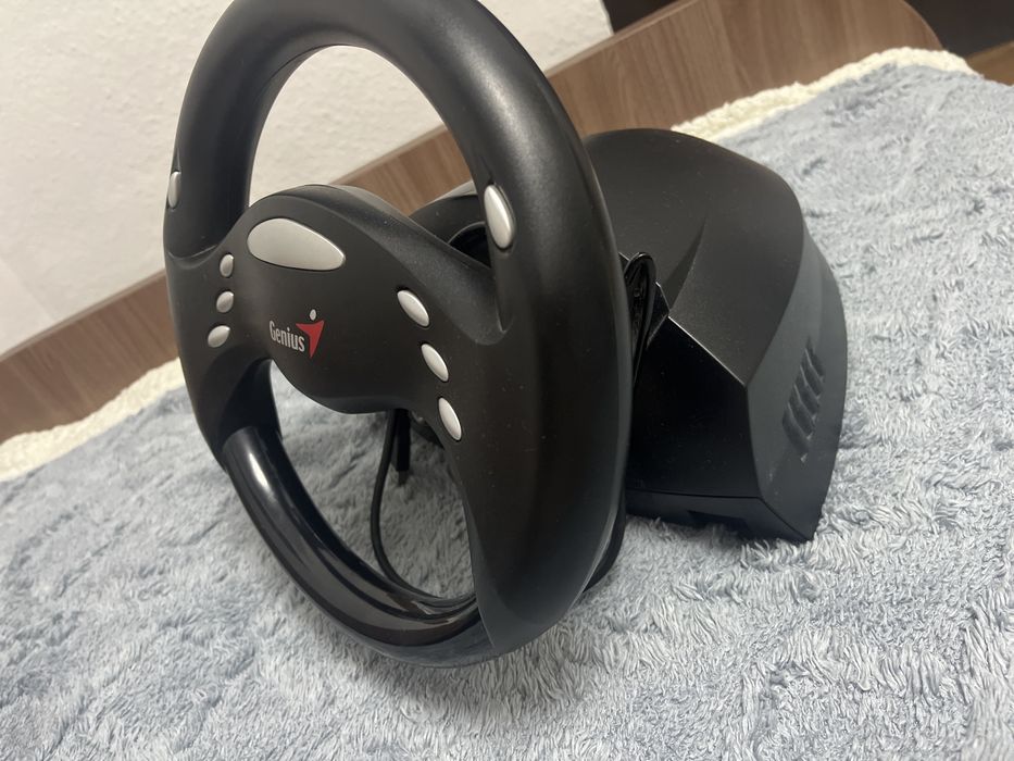 Игровой руль для компьютера