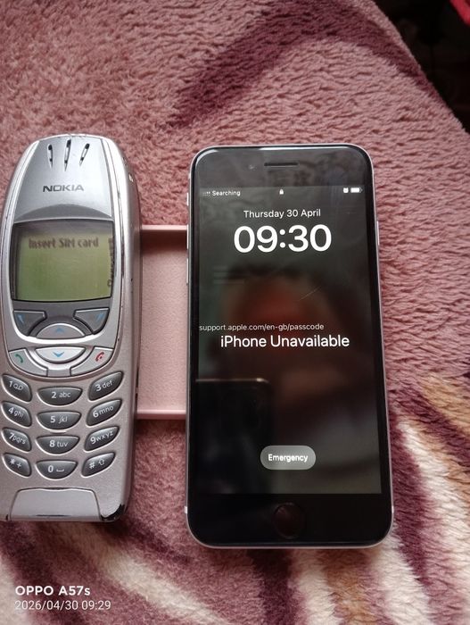 iPhone 8, Nokia 6310 i.