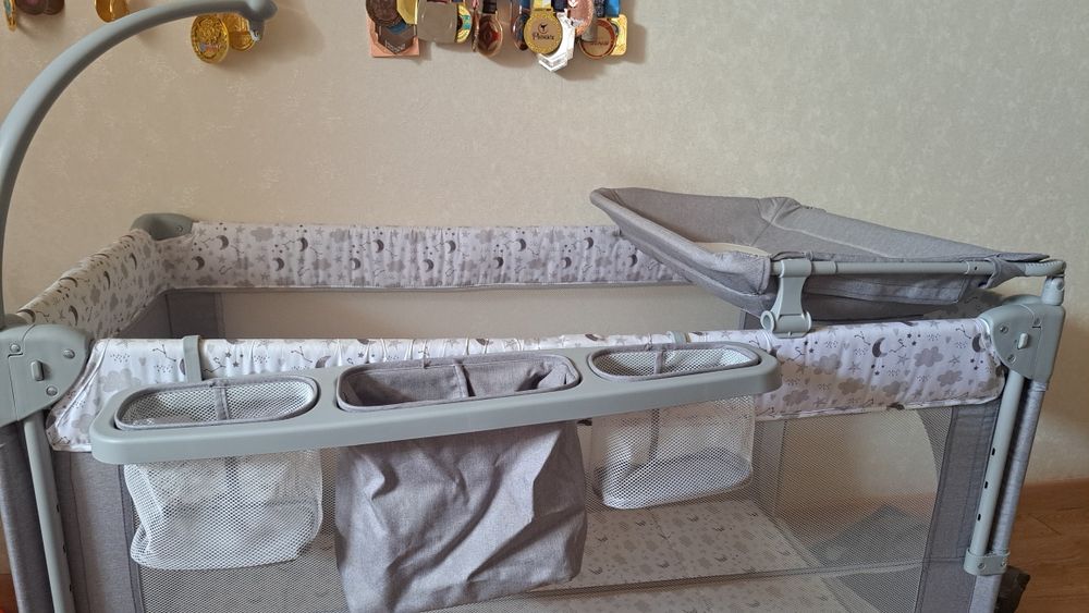Продам детскую кроватку.трансформер .