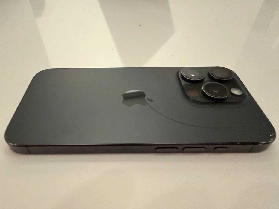 Iphone 15 Pro folosit