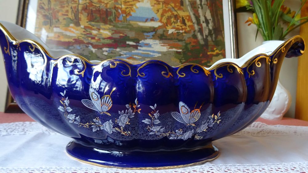 Винтидж голяма фруктиера ARPO, произведено в Румъния, фин порцелан.