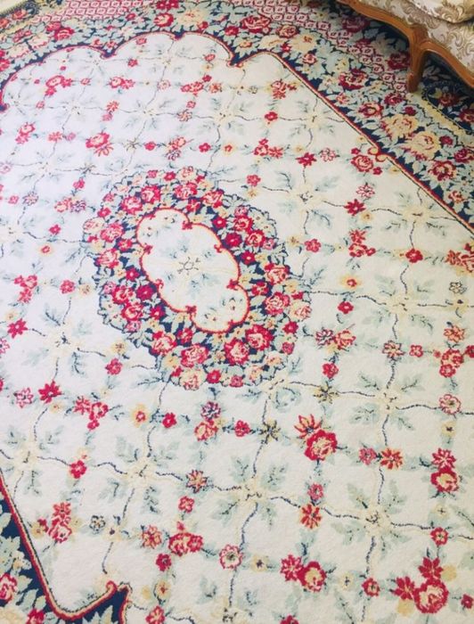 Красивый  ковёр Бельгия