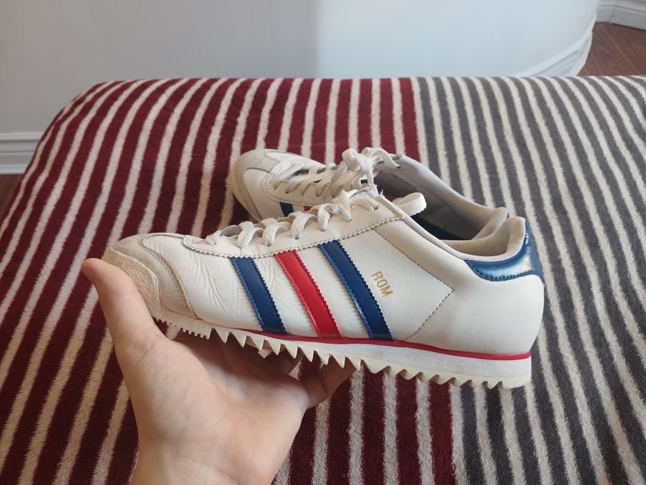 Маратонки Adidas Rom