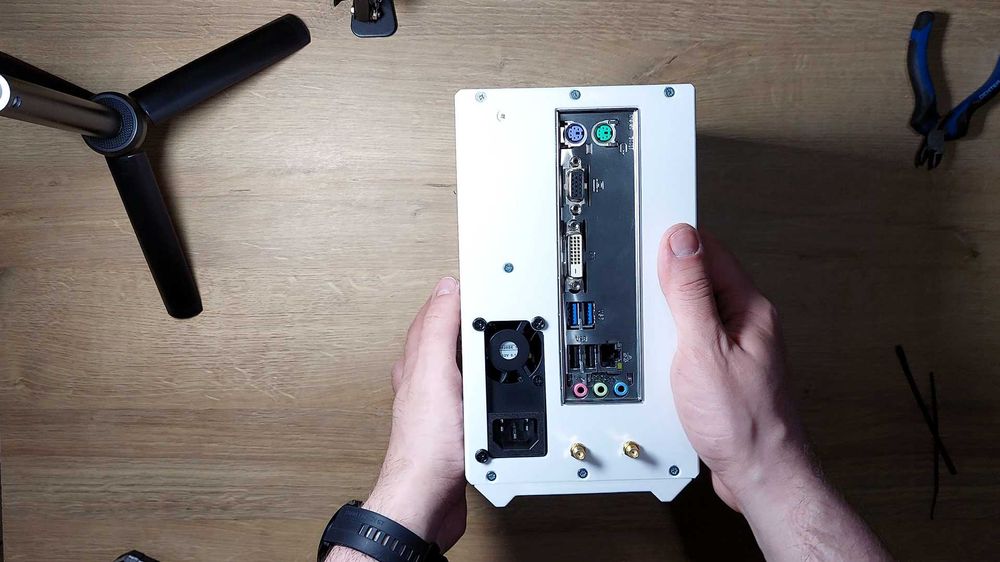 Mini ITX GA-H81M-S2V i5 4570 16GB DDR3 256 SSD Wifi
