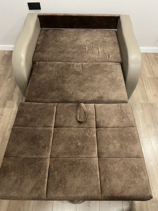 Продам практический новый диван.