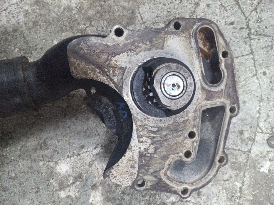 Насос водяной Perkins помпа